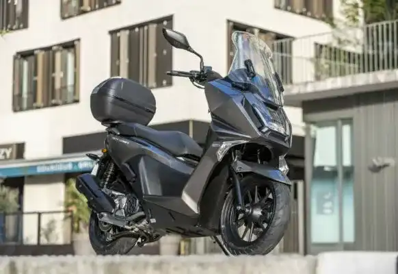 kymco sky town 125 01